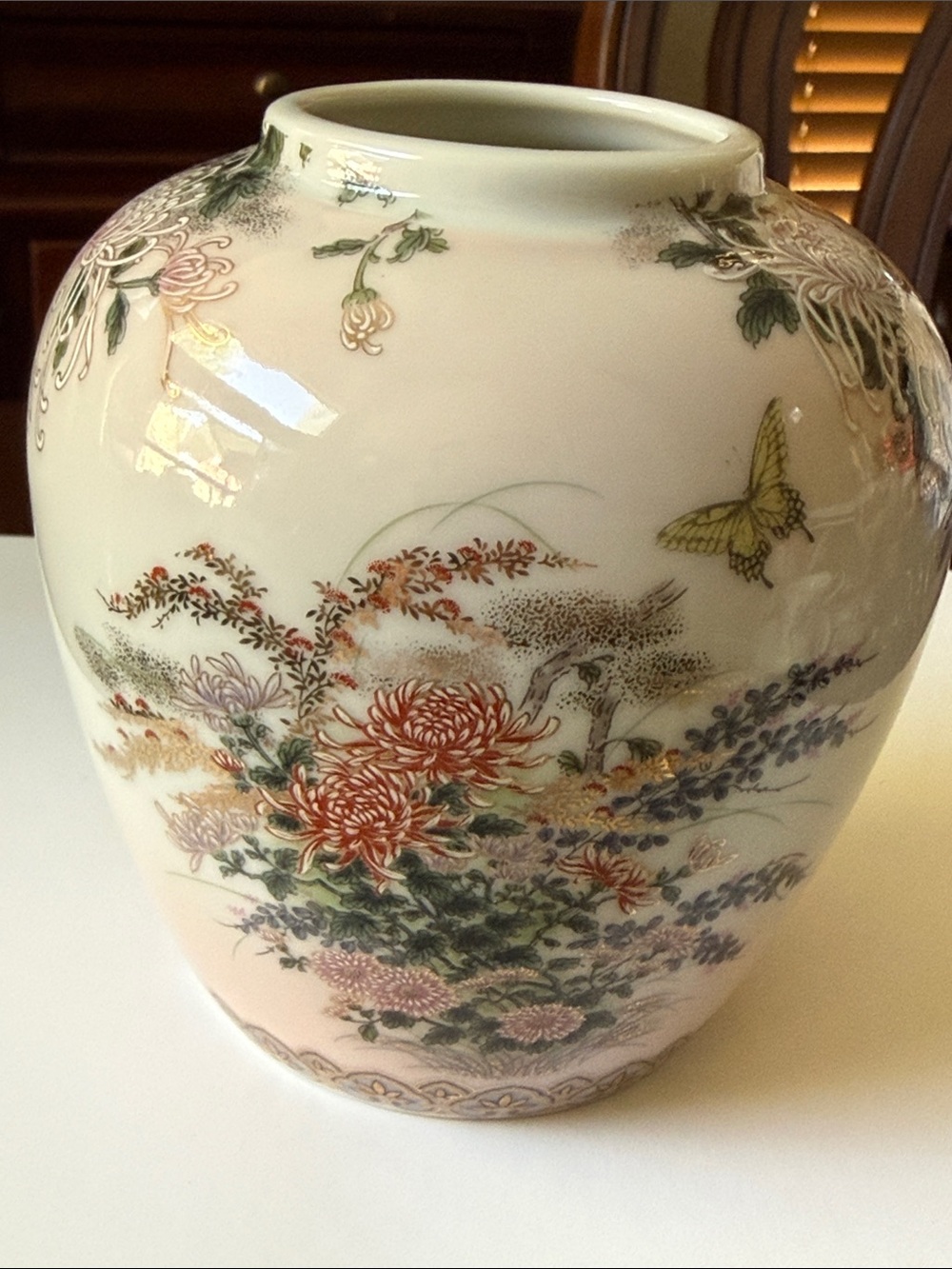 Vintage Kyoto Japan Porcelain Floral Chrysanthemum & butterflies 4.5” Vase